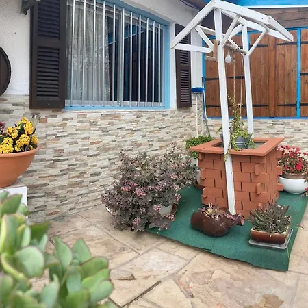 Mamas Summer House *
