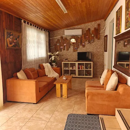 Mamas Summer House * Larnaca