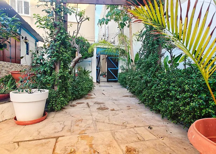 Mamas Summer House * Larnaca